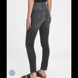 Gap True Skinny jeans in faded black